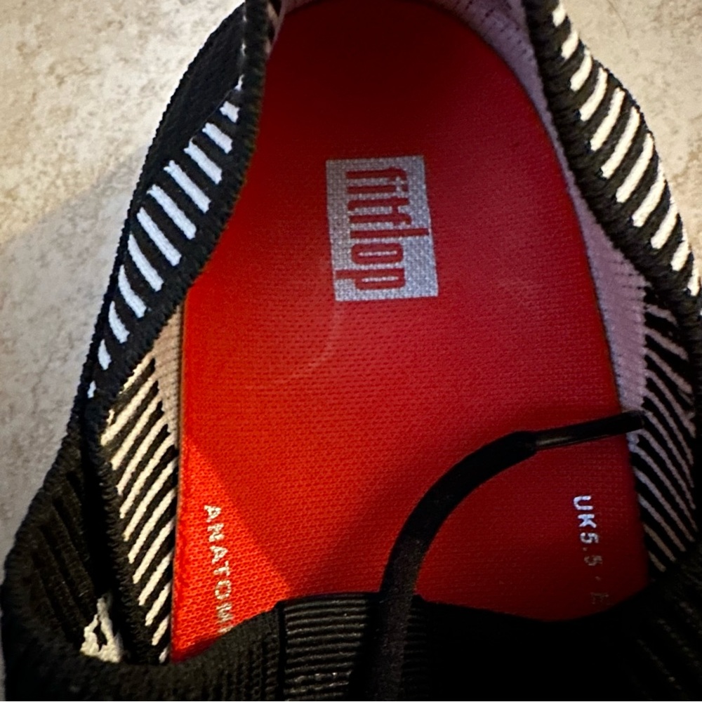Athletic sneakers - Picture 7 of 8